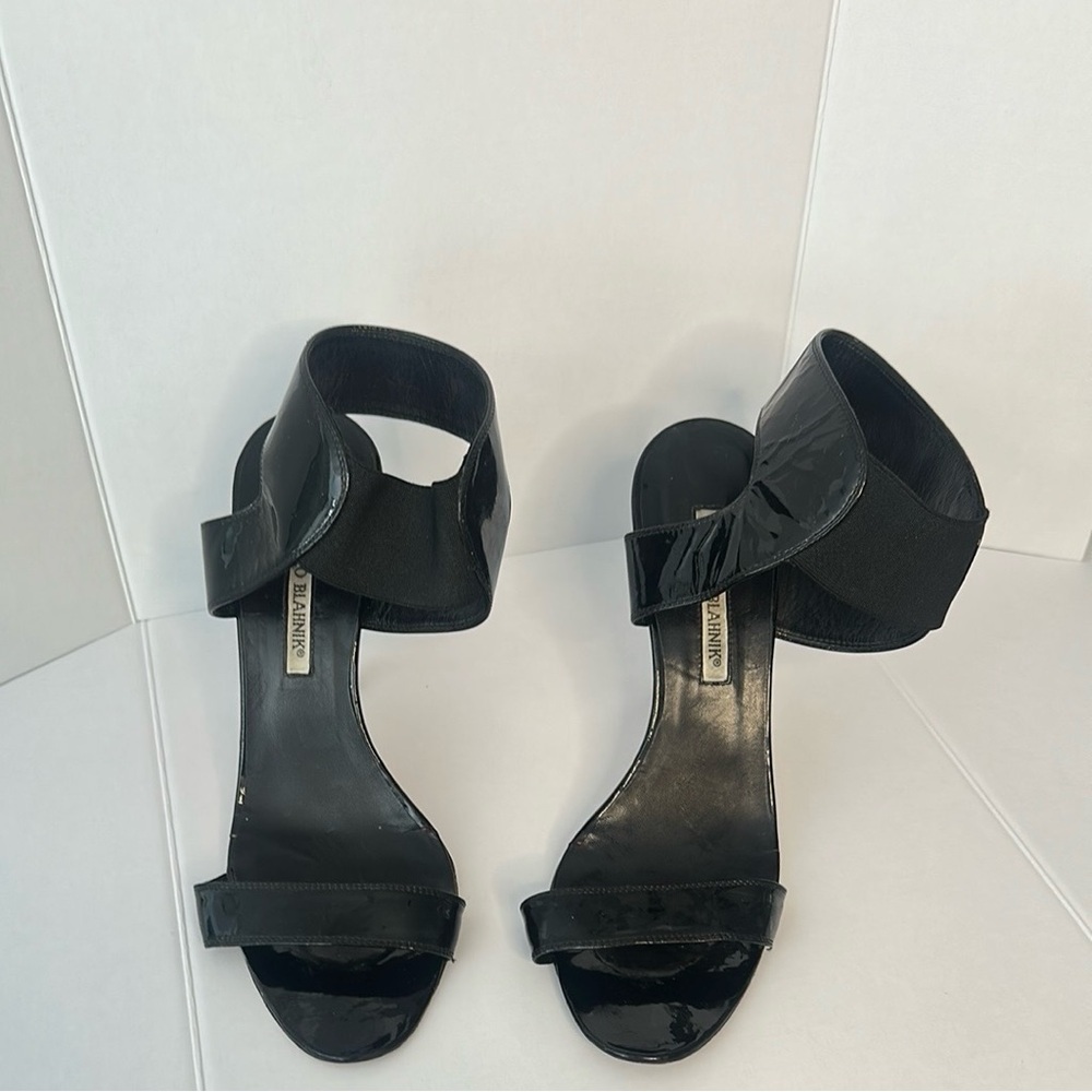Manolo Blahnik Black Patent Leather Sandals 4 1/2” heel Size 39.5 9.5 - Picture 2 of 7